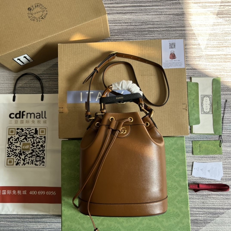 G*u*i bucket bags